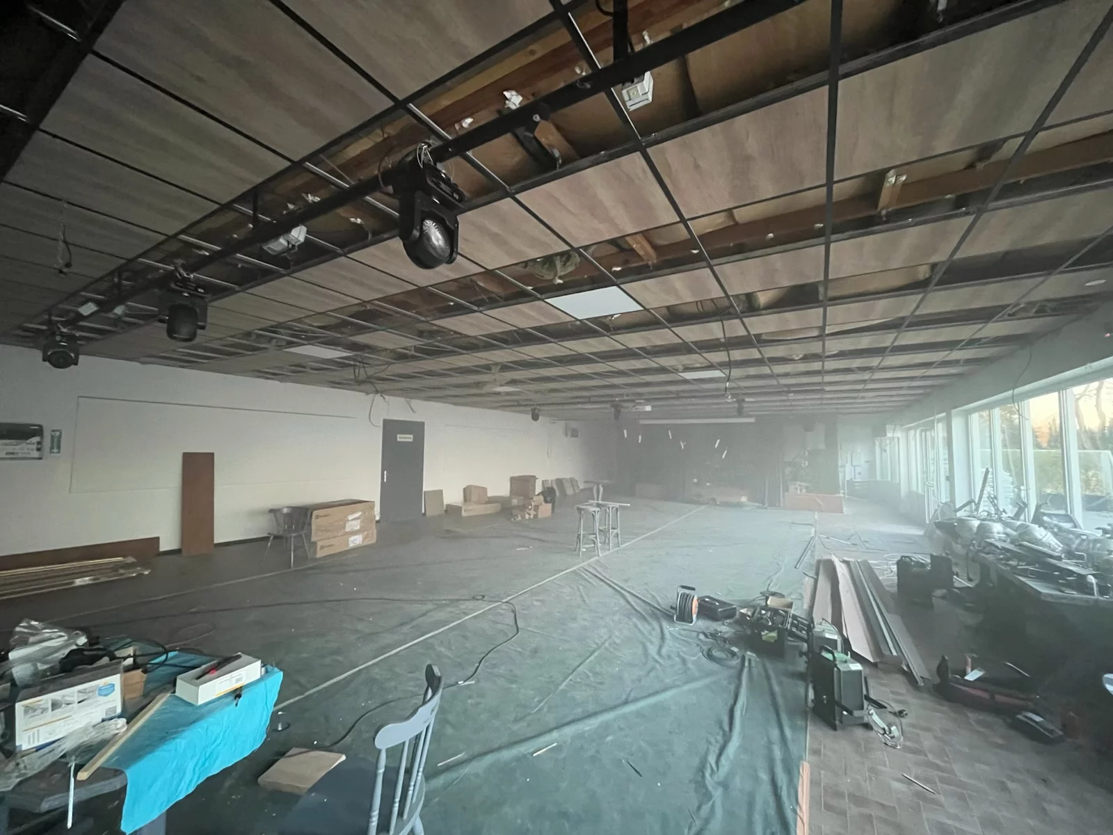 Installation lumière – Salle de spectacle du village vacances de Puteaux à Ploemeur (56)